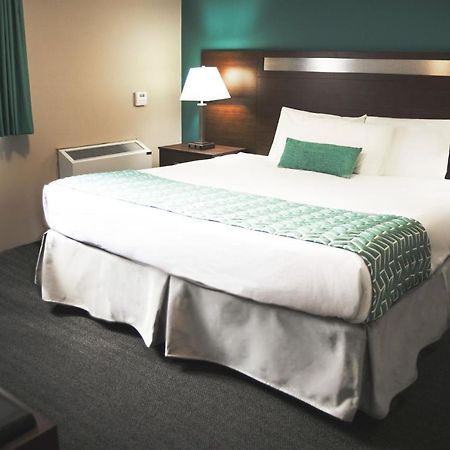 Ramada By Wyndham Hotel Quesnel Luaran gambar