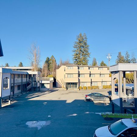 Ramada By Wyndham Hotel Quesnel Luaran gambar