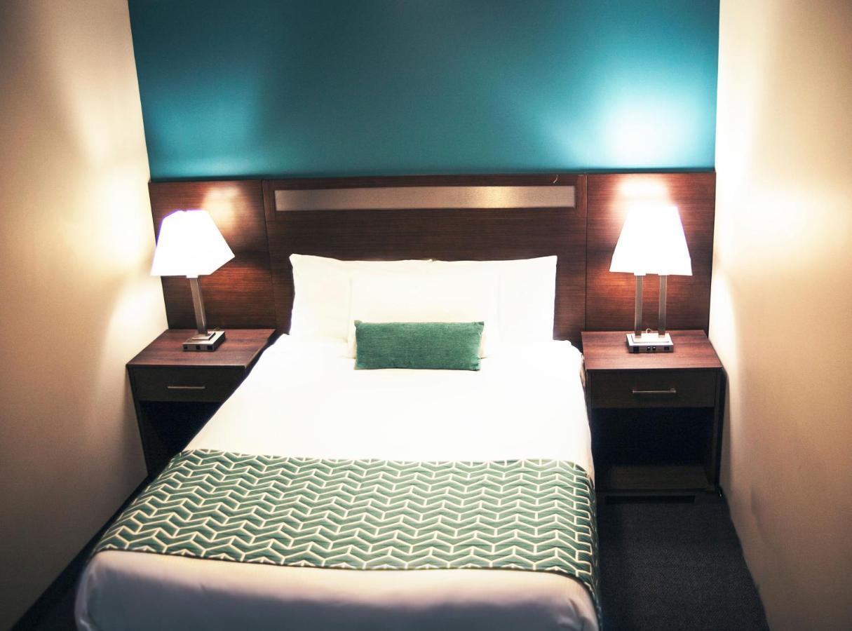 Ramada By Wyndham Hotel Quesnel Luaran gambar