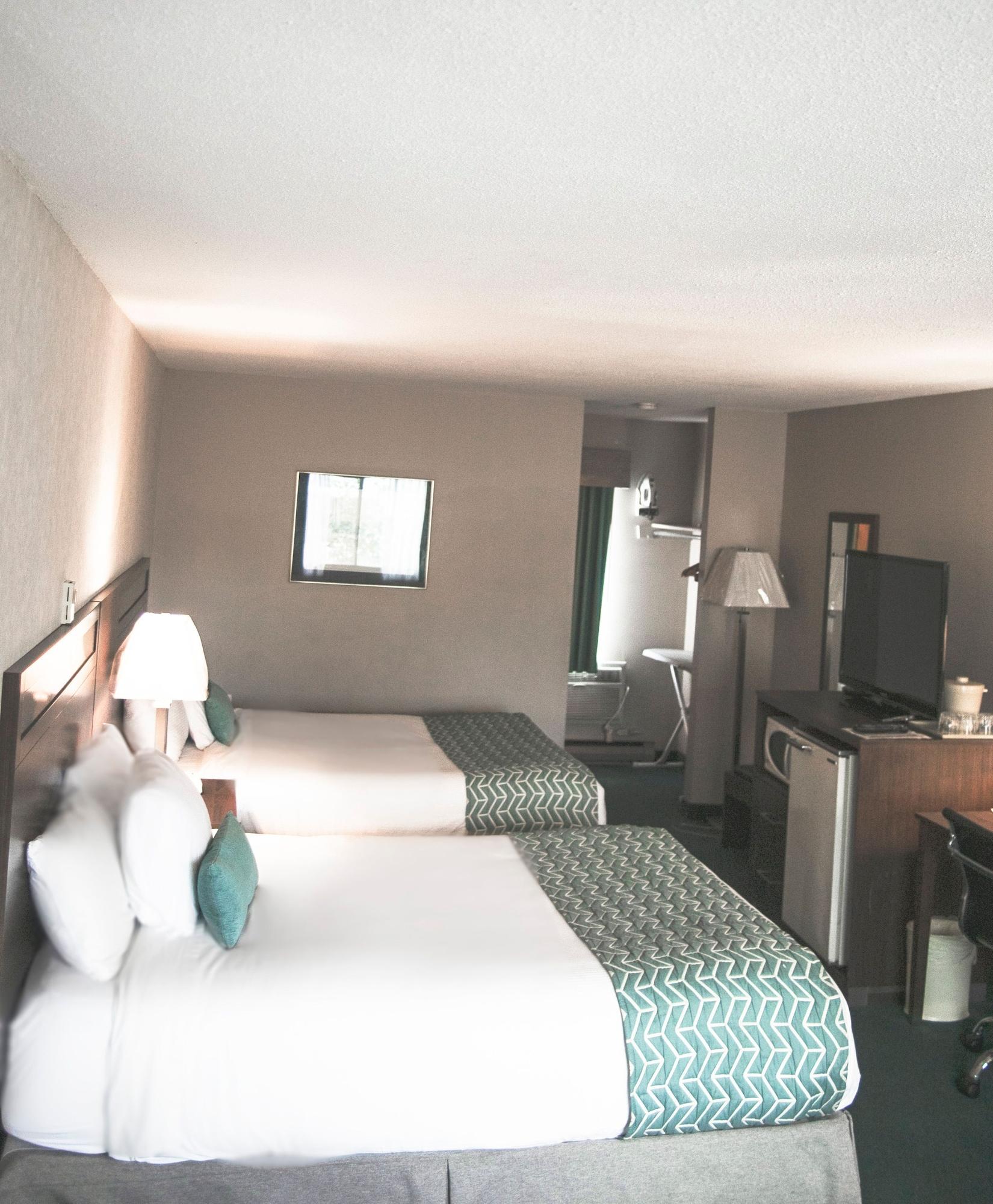 Ramada By Wyndham Hotel Quesnel Luaran gambar