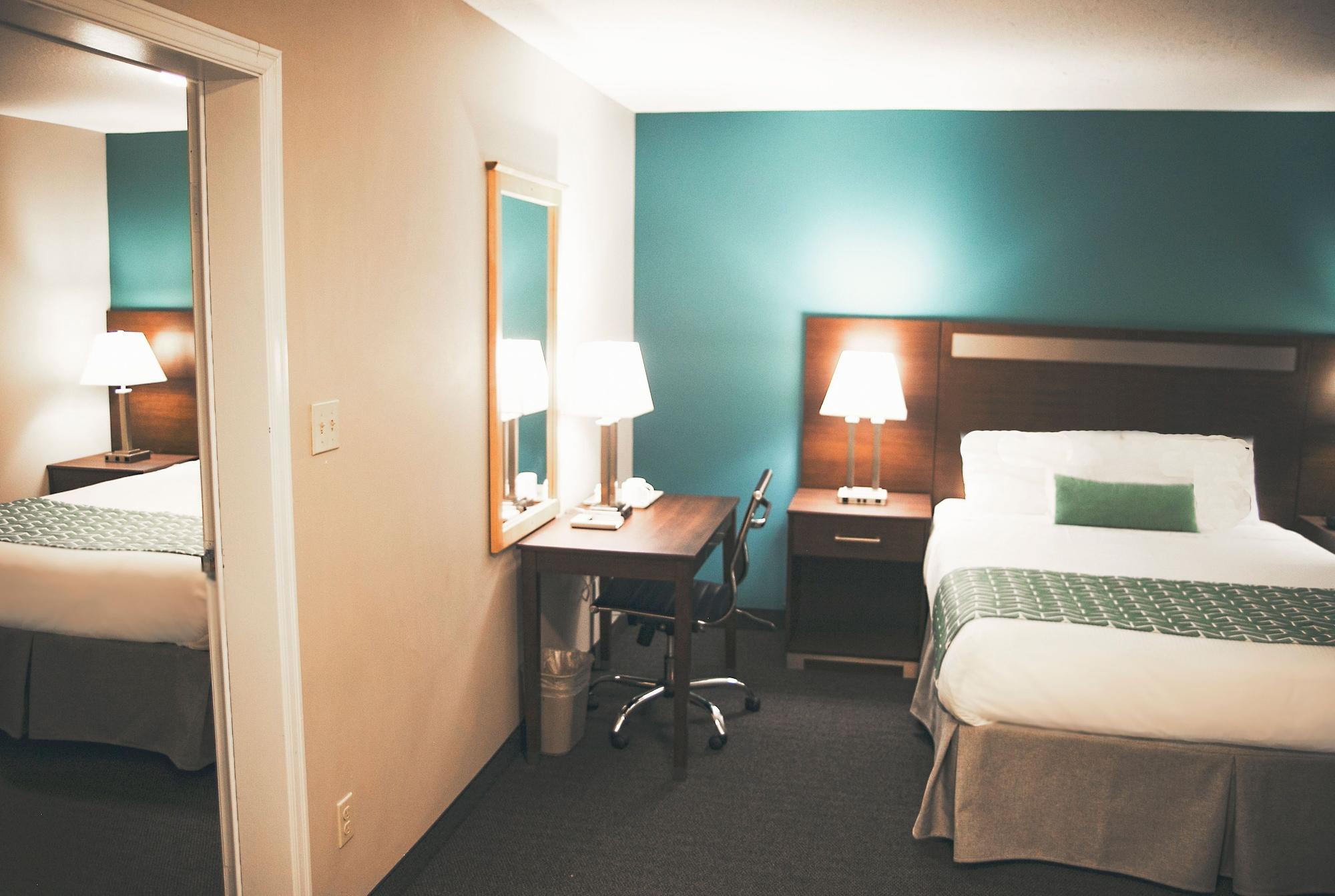 Ramada By Wyndham Hotel Quesnel Luaran gambar