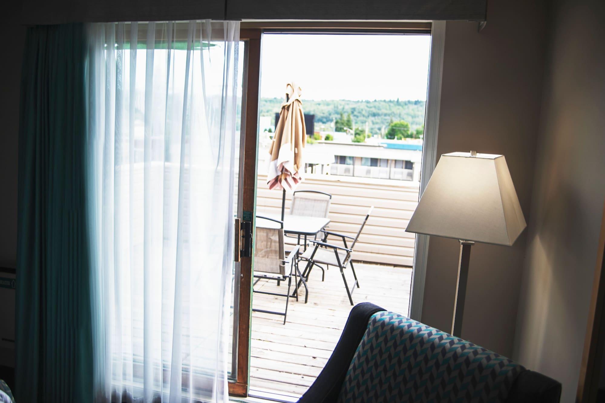 Ramada By Wyndham Hotel Quesnel Luaran gambar
