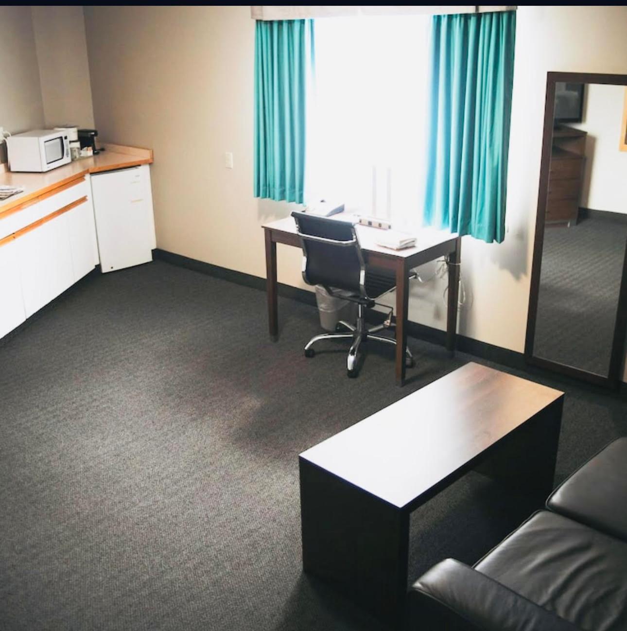 Ramada By Wyndham Hotel Quesnel Luaran gambar